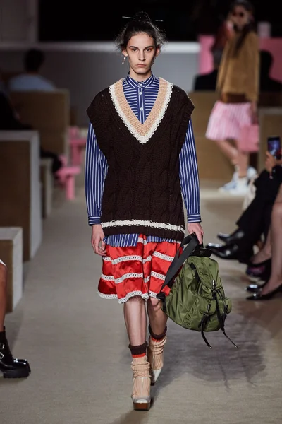 Look 17
